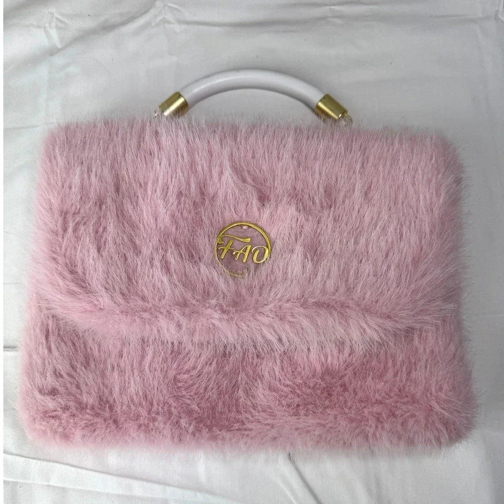 FAO Schwarz Kids Pink‎ Faux Fur Handbag Quilted Interior Gold Logo 59343A24124